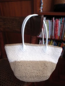diy crochet bag with pleather handle