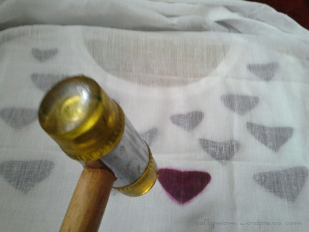 diy leaf printing on tshirt4 by saltymom.wordpress.com