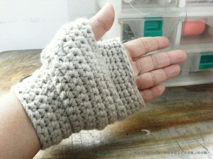 diy crochet bicycle gloves2