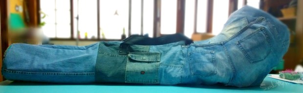 DIY Alphorn Recycled Denim Bag2 by saltymom.wordpress.com