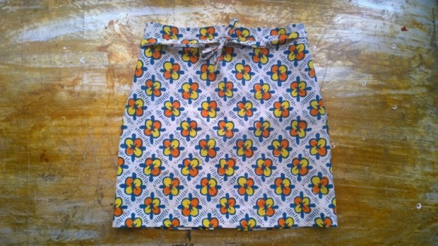 diy half apron easy sewing project.jpg
