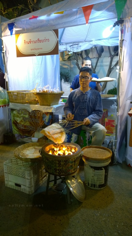 khao grieb vow thai cracker.jpg