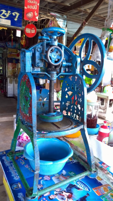 retro-thai-shaved-ice-machine-saltymom-net