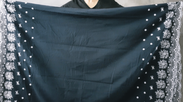 how-to-make-gathered-skirt-with-cotton-eyelet-lace-fabric-by-saltymom-net